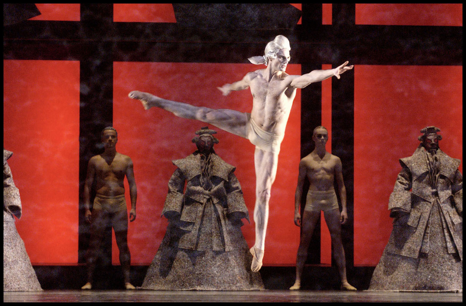 Don Giovanni, Het Nationale Ballet, Krzystof Pastor, 2005 dancer N. Rapaic